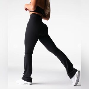 NVGTN flared leggings